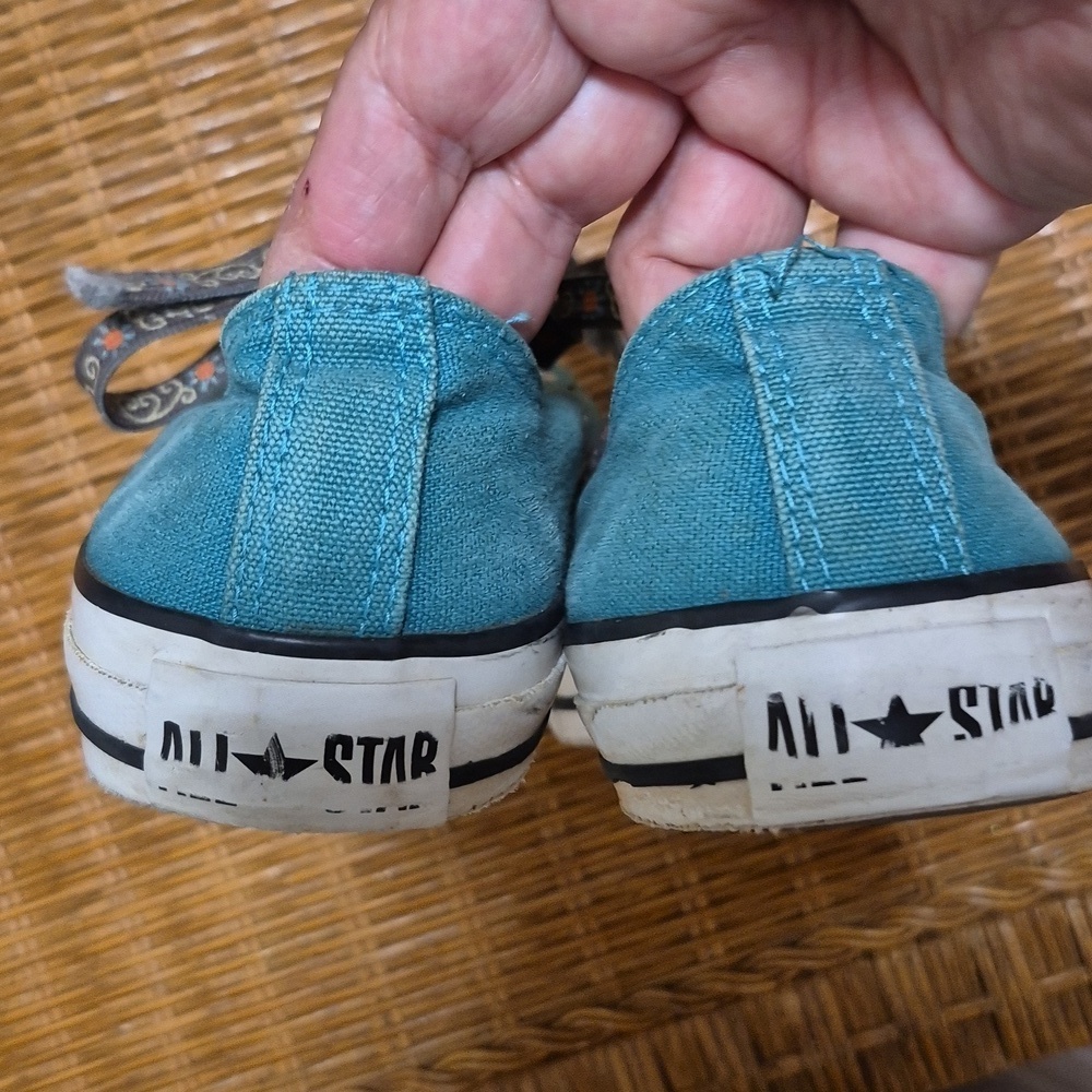 Converse Turquoise Sneakers with Decorative Laces Sz 7.5 Gently Loved - Picture 2 of 8